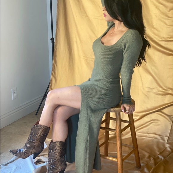 Green sweater dress with slit - Picture 10 of 12